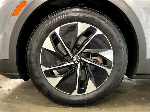 Used 2021 Volkswagen ID.4 Pro image 13