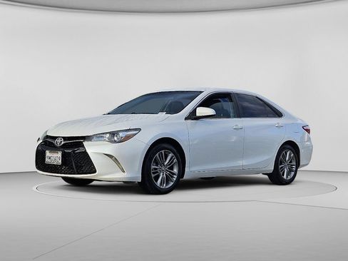 Used 2016 Toyota Camry SE FWD image 6