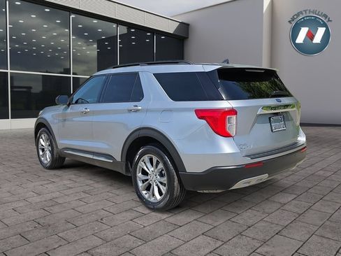 Used 2022 Ford Explorer XLT w/ Equipment Group 202A AWD/4WD image 3