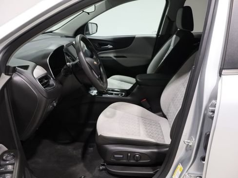 Used 2022 Chevrolet Equinox LT w/ LPO, Floor Liner Package image 11