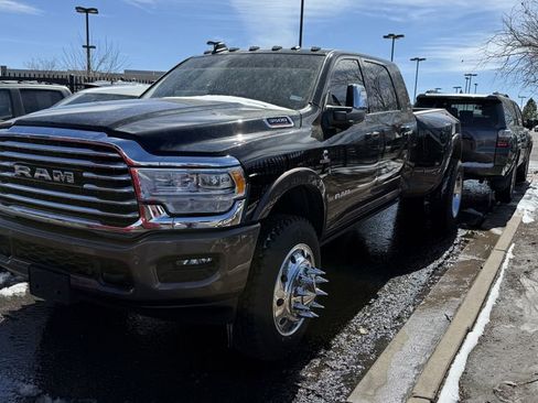 Used 2024 RAM 3500 Limited w/ Towing Technology Group image 2