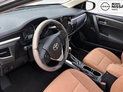 Used 2015 Toyota Corolla LE FWD image 7