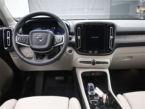 New 2025 Volvo XC40 B5 Plus w/ Protection Package Premier image 9
