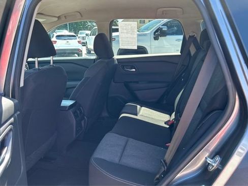Used 2024 Nissan Rogue SV AWD/4WD image 10