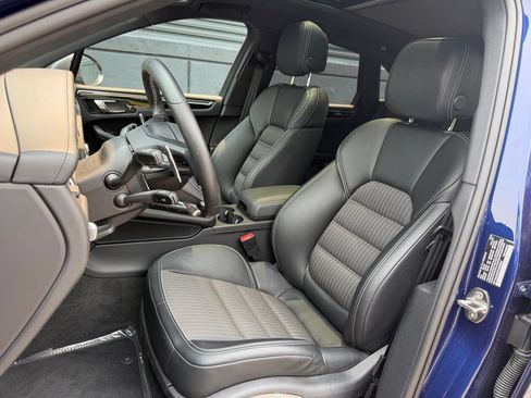 Certified 2026 Porsche Macan Turbo AWD/4WD image 15