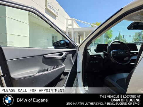 Used 2024 Kia EV6 Light AWD/4WD image 23