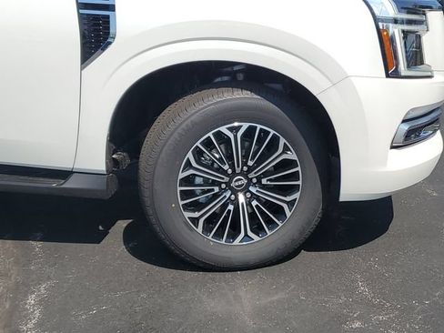 New 2026 Nissan Armada SL w/ Captain's Chari Seat Package AWD/4WD image 9
