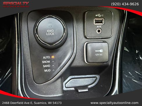 Used 2021 Jeep Compass Latitude AWD/4WD image 26