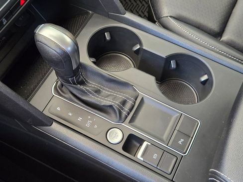 Used 2021 Volkswagen Atlas SE FWD image 19