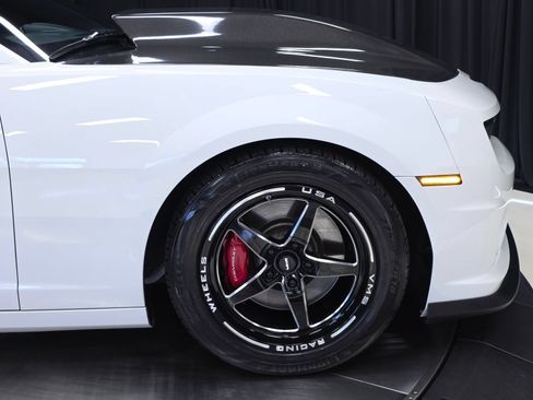 Used 2013 Chevrolet Camaro SS w/ SS Performance Package RWD image 41