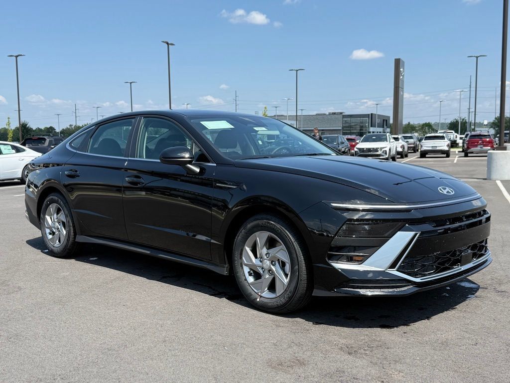 New 2026 Hyundai Sonata SE FWD image 3