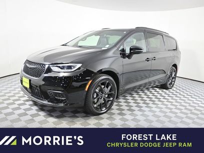 Used 2025 Chrysler Pacifica Limited w/ Trailer Tow Group