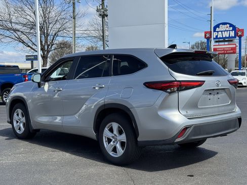 Used 2023 Toyota Highlander LE image 14