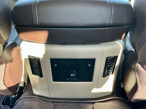 Used 2016 RAM 1500 Laramie Longhorn image 31