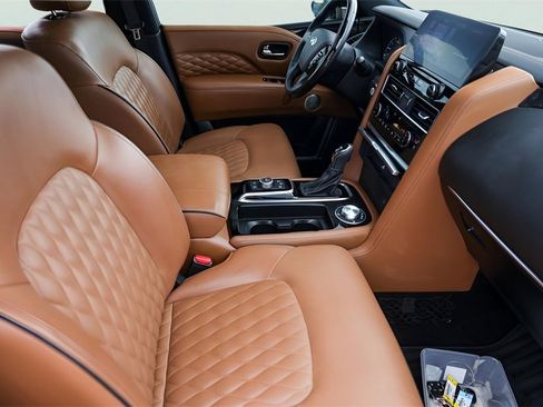 Used 2024 INFINITI QX80 Sensory w/ Cargo Package image 37