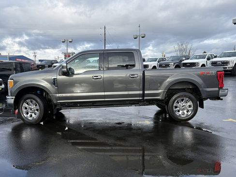 Used 2017 Ford F350 Lariat w/ Chrome Package image 9