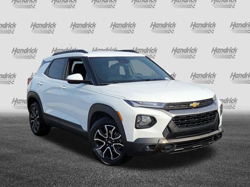 Used 2021 Chevrolet TrailBlazer ACTIV w/ Driver Confidence Package FWD image 2