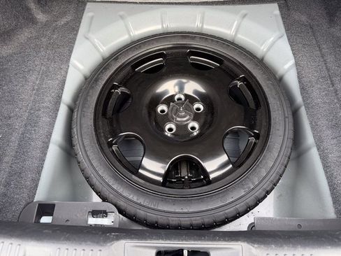 Used 2024 Ford Mustang Convertible image 19