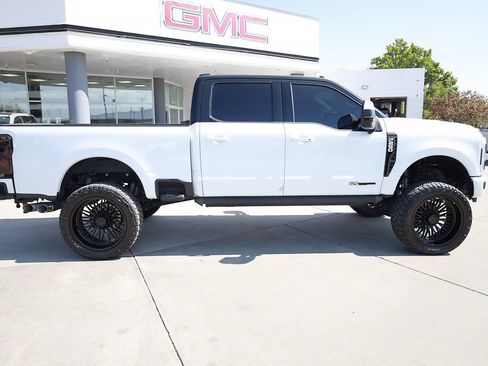 Used 2023 Ford F250 Lariat w/ Lariat Ultimate Package AWD/4WD image 7