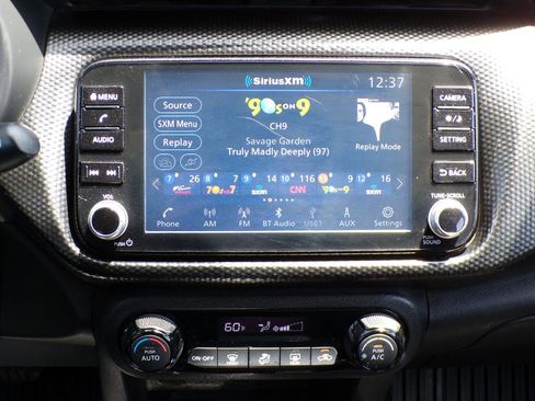 Used 2022 Nissan Kicks SV FWD image 14