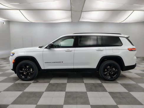 New 2026 Jeep Grand Cherokee L Limited w/ Limited Altitude Package AWD/4WD image 8