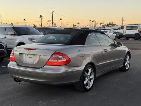 Used 2005 Mercedes-Benz CLK 320 Cabriolet image 32