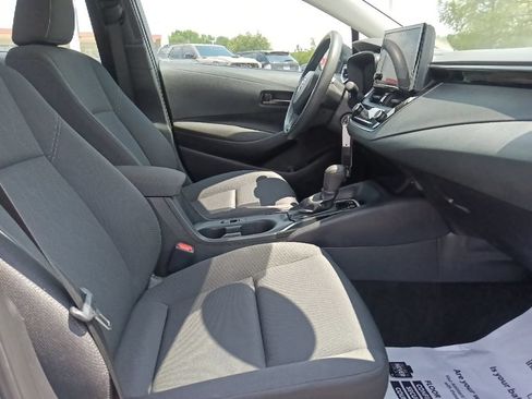 Used 2024 Toyota Corolla LE FWD image 30