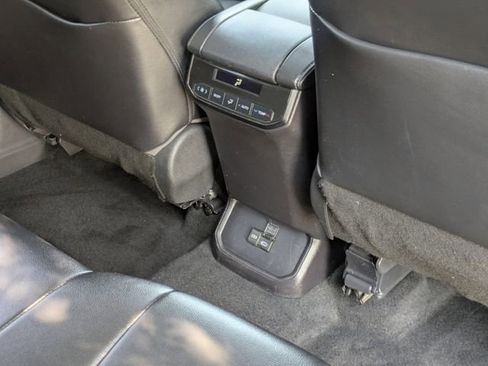 Used 2022 Toyota Highlander XLE image 34