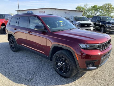 Used 2024 Jeep Grand Cherokee L Altitude AWD/4WD image 2