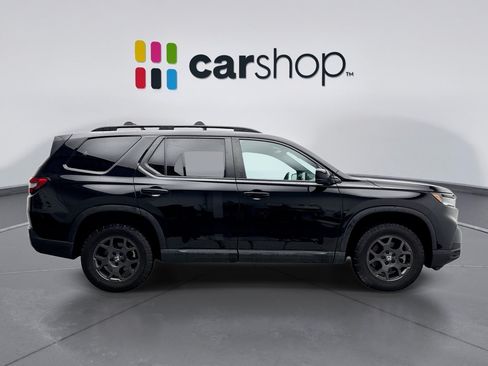 Used 2023 Honda Pilot TrailSport image 6