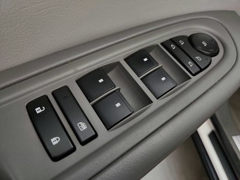 Used 2013 GMC Acadia SLT FWD image 23