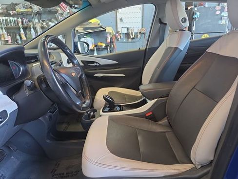 Used 2021 Chevrolet Bolt Premier w/ Infotainment Package image 18