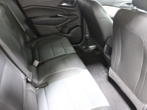 Used 2025 Chevrolet Trax LT image 22