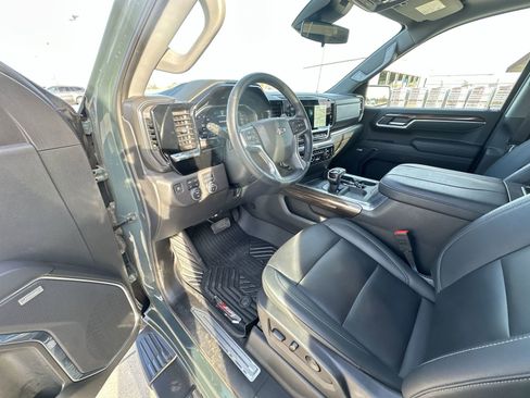 Used 2025 Chevrolet Silverado 1500 LT Trail Boss w/ Convenience Package II AWD/4WD image 10