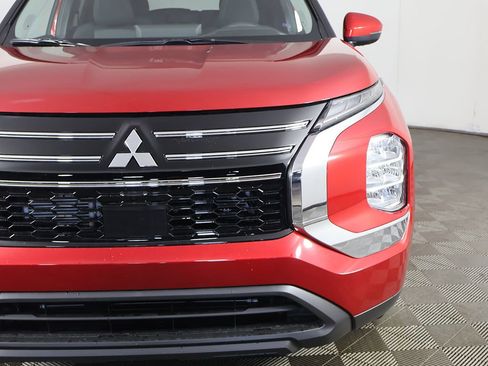 New 2026 Mitsubishi Outlander ES FWD image 13