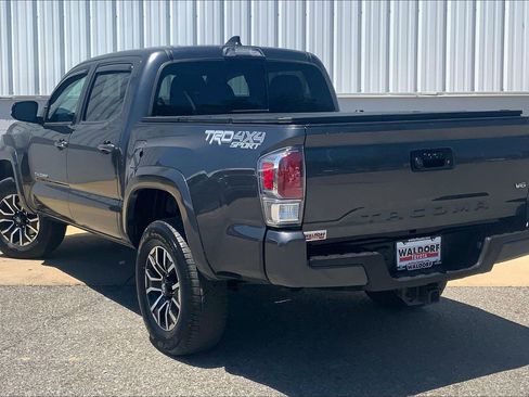 Used 2020 Toyota Tacoma TRD Sport AWD/4WD image 15
