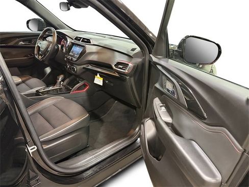 Used 2023 Chevrolet TrailBlazer RS w/ Technology Package image 11