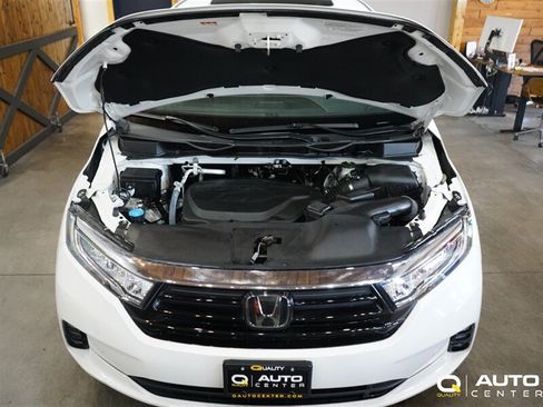 Used 2023 Honda Odyssey Touring image 9
