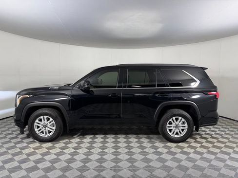 Used 2025 Toyota Sequoia SR5 AWD/4WD image 9