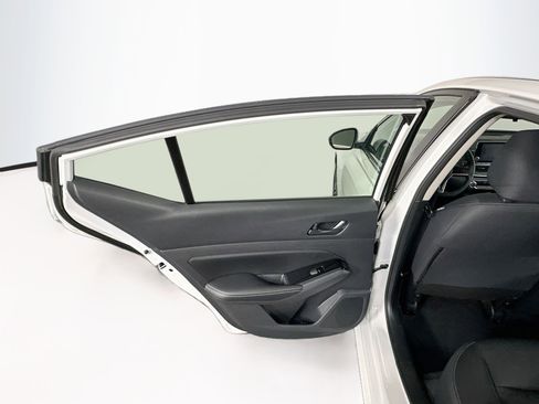 Used 2023 Nissan Altima 2.5 SV FWD image 25