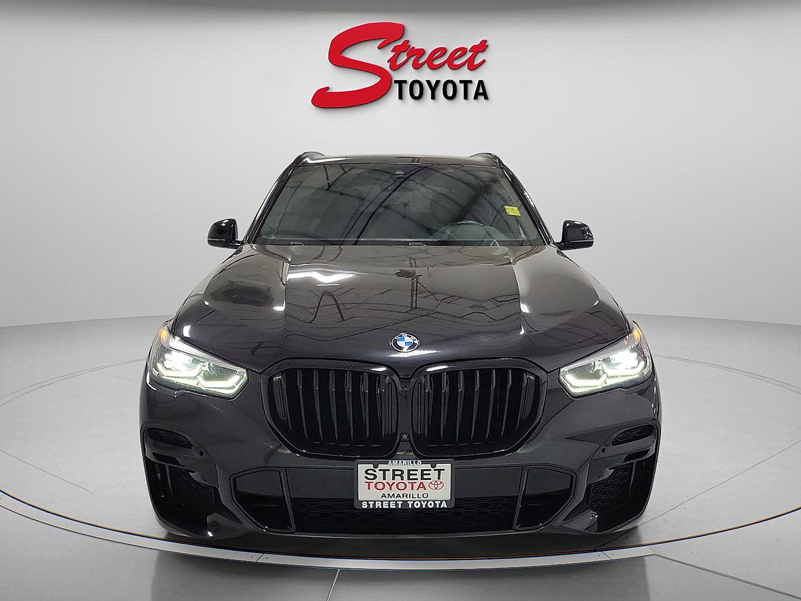 Used 2022 BMW X5 xDrive40i w/ M Sport Package AWD/4WD image 6