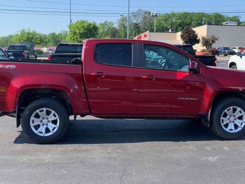 Used 2022 Chevrolet Colorado LT w/ LT Convenience Package AWD/4WD image 9