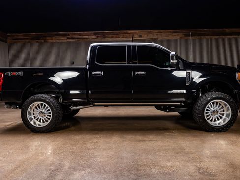 Used 2022 Ford F250 Platinum image 10