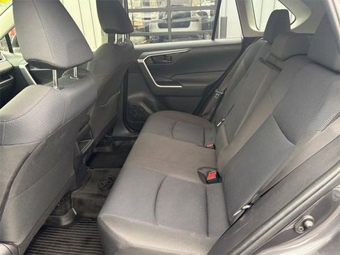 Used 2019 Toyota RAV4 LE image 22