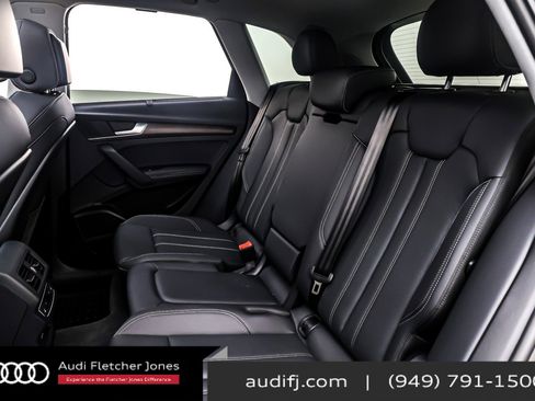 Used 2024 Audi Q5 e Prestige w/ Prestige Package image 8