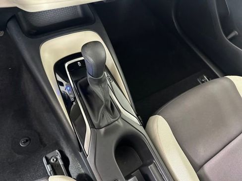 Used 2024 Toyota Corolla LE image 20