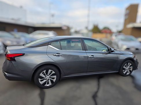 Used 2022 Nissan Altima 2.5 S FWD image 7