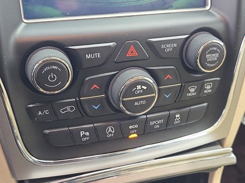 Used 2018 Jeep Grand Cherokee Limited w/ Trailer Tow Group IV image 22