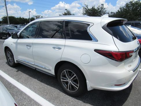 Used 2018 INFINITI QX60 FWD w/ Premium Plus Package image 3