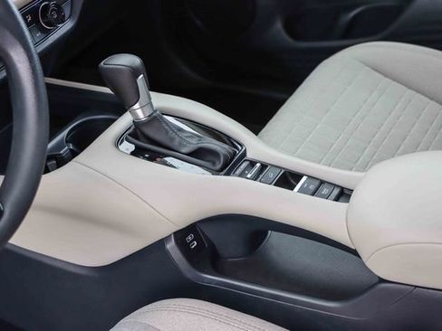 Used 2025 Honda HR-V LX image 21